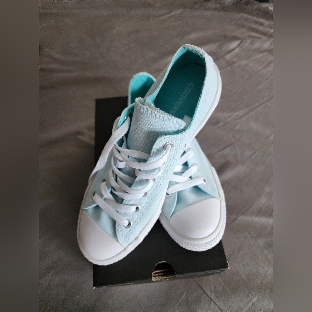 New Converse Chuck Taylor Glacier Blue/White
